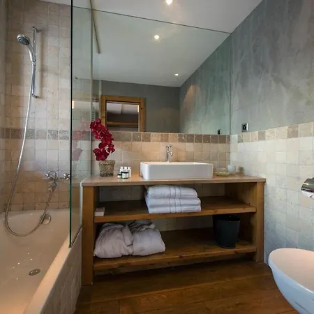 Refined With Scenic Views فيلة *