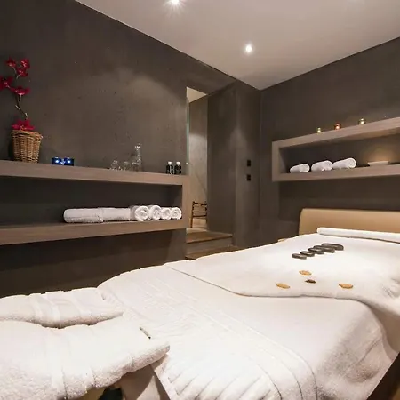 Refined With Scenic Views * فيربير